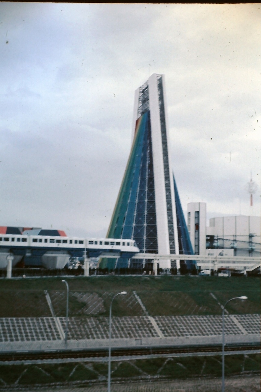 大阪万博 EXPO'70日本万国博覧会 と 113系スカ色 臨時列車